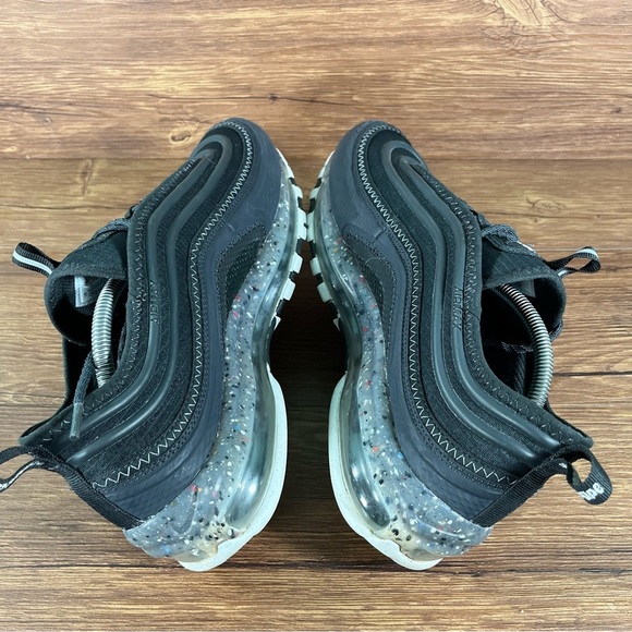 Nike Black and Gray Athletic Shoes - Picture 3 of 11